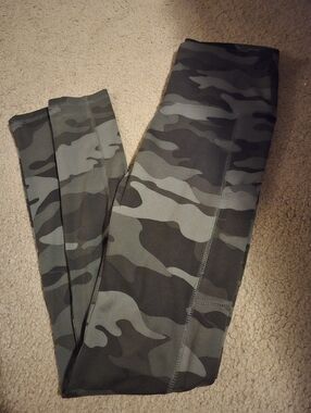 Camo Print Active Leggings - Olive Green
